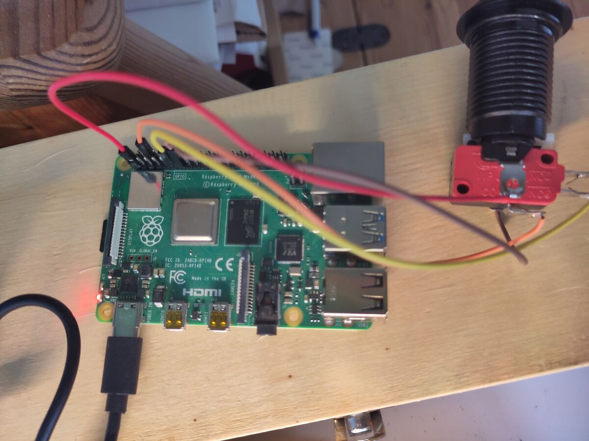 Die Verkabelung und Lötarbeiten an der Hardware